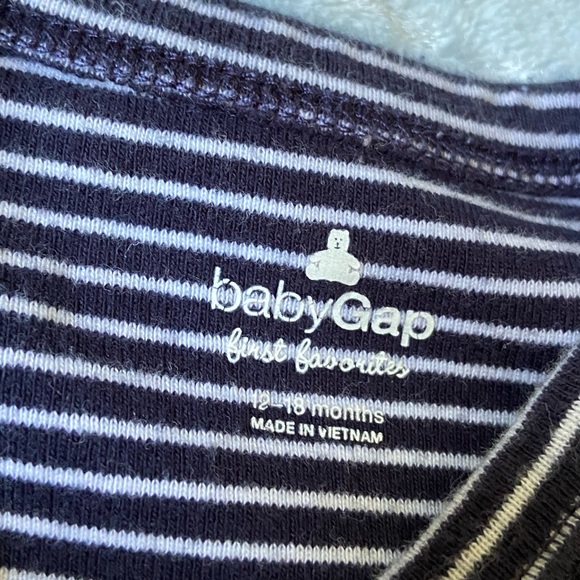 Gap baby boy  onesie with  two pants - Picture 6 of 7